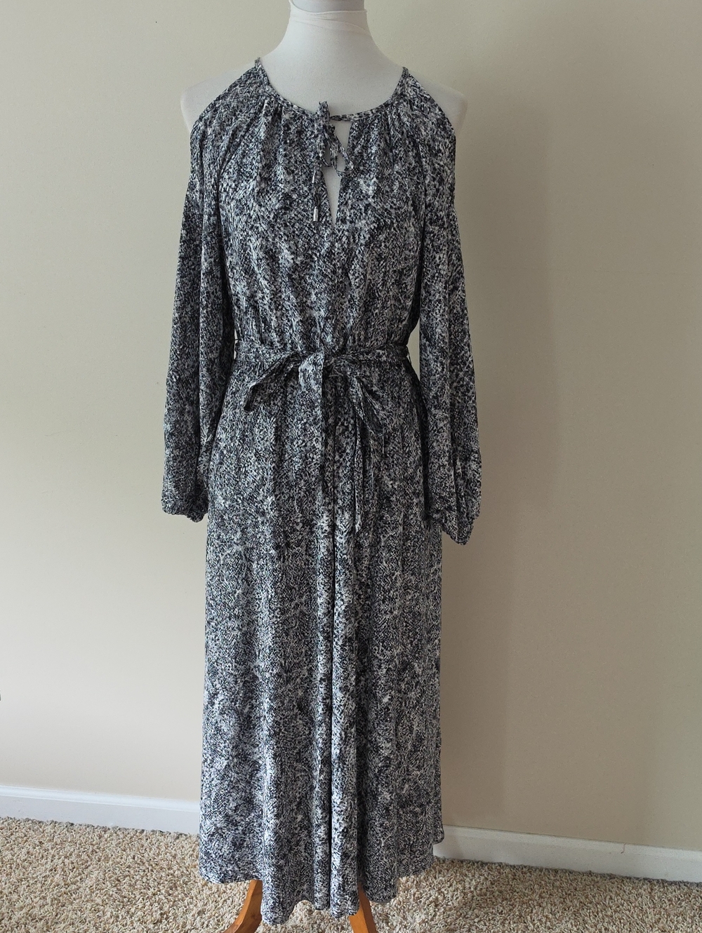 Tommy Bahama Cold-Shoulder Long Sleeve Black Gray & White Printed Maxi Dress